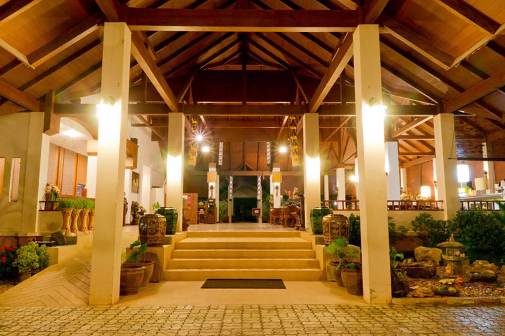 Teak Garden Resort, Chiang Rai Ngoại thất bức ảnh